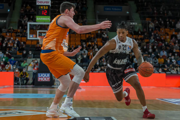 也表现得略 也表现得略